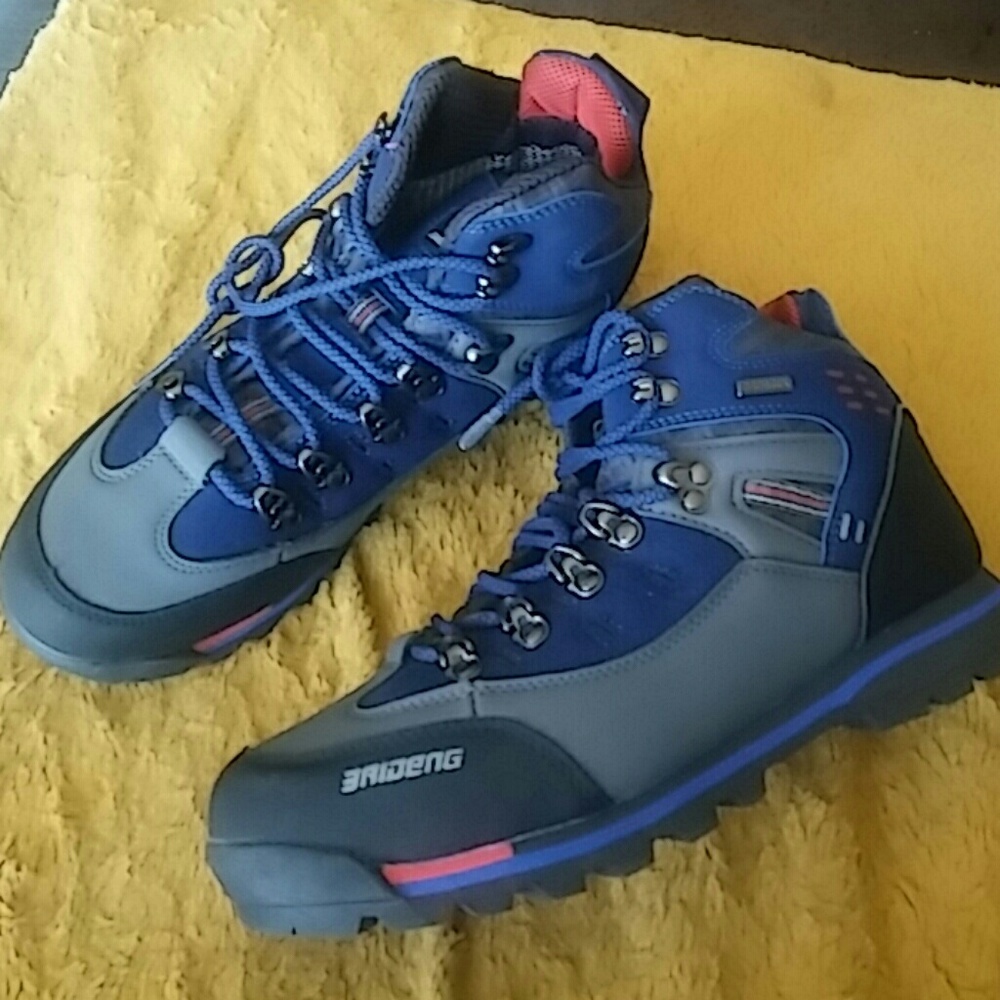 Boots - Picture 3 of 5